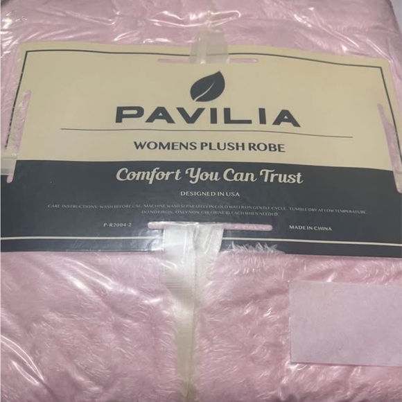 Cozy Pink Plush Bathrobe - Picture 5 of 5